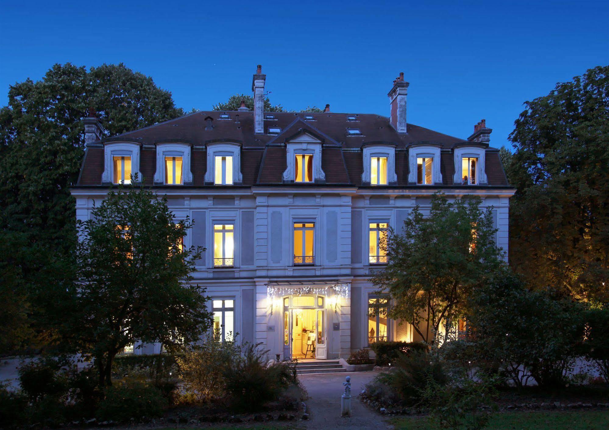 Chateau De La Dame Blanche - Logis Geneuille المظهر الخارجي الصورة