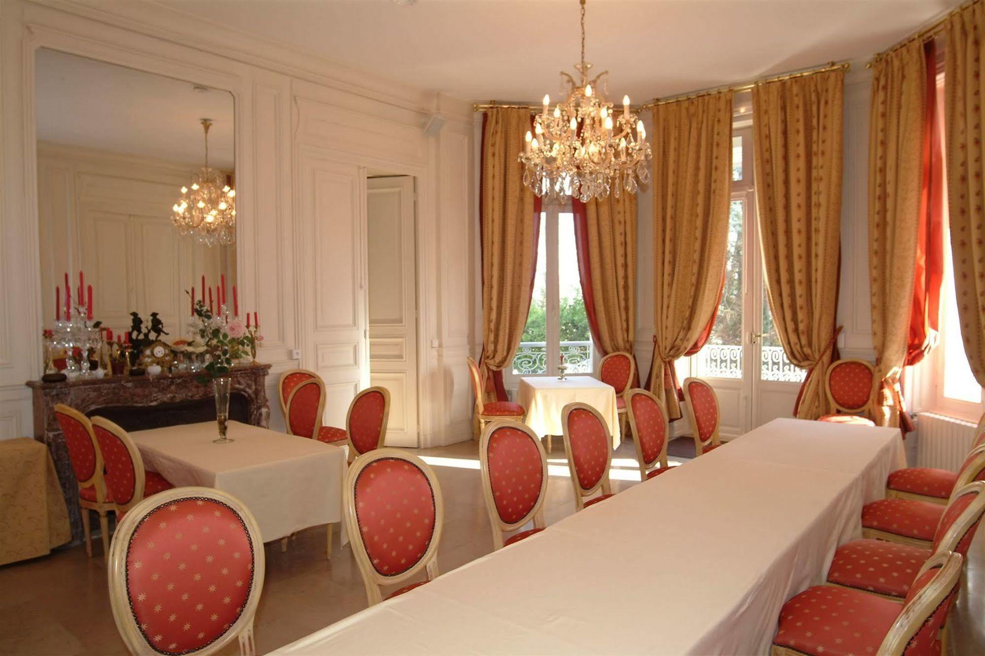Chateau De La Dame Blanche - Logis Geneuille المظهر الخارجي الصورة